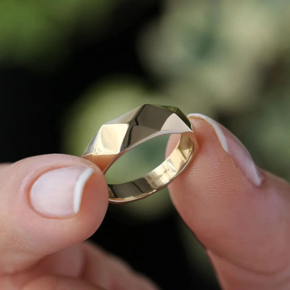 14k Pattern Bold Statement Ring