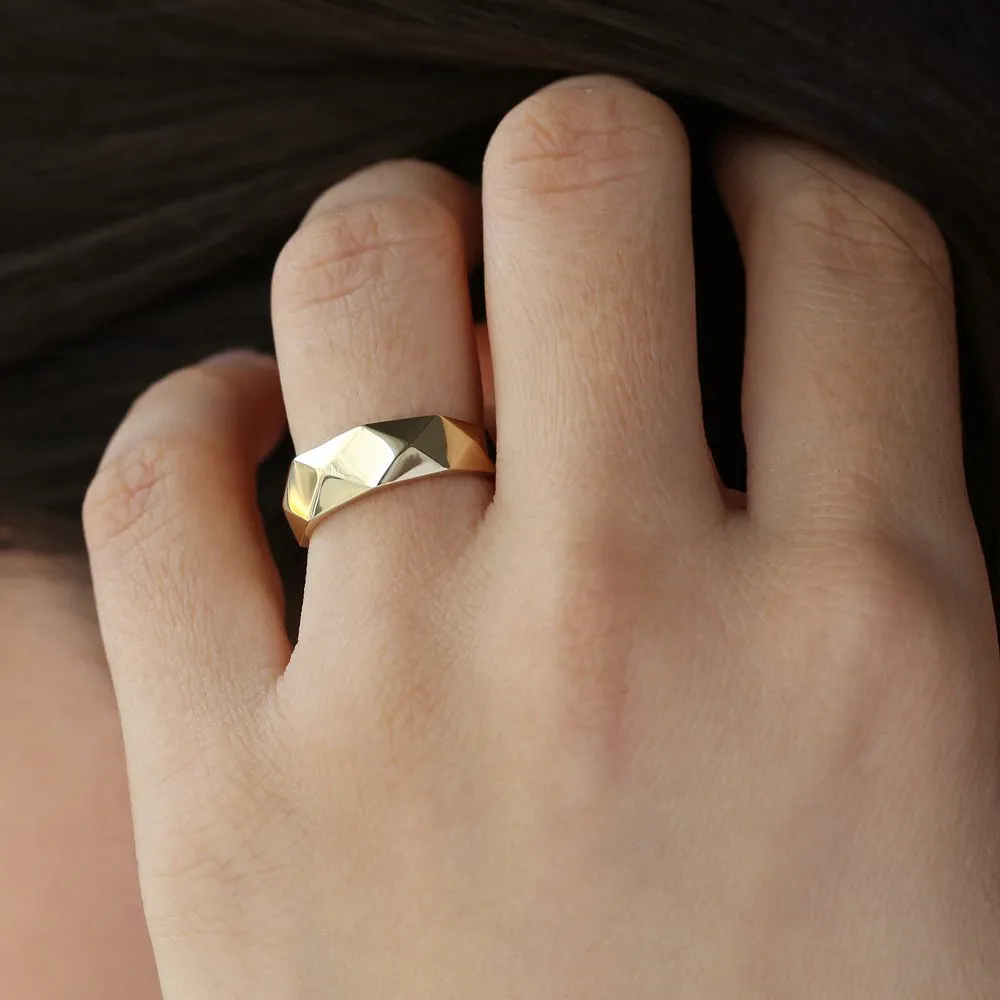 14k Pattern Bold Statement Ring