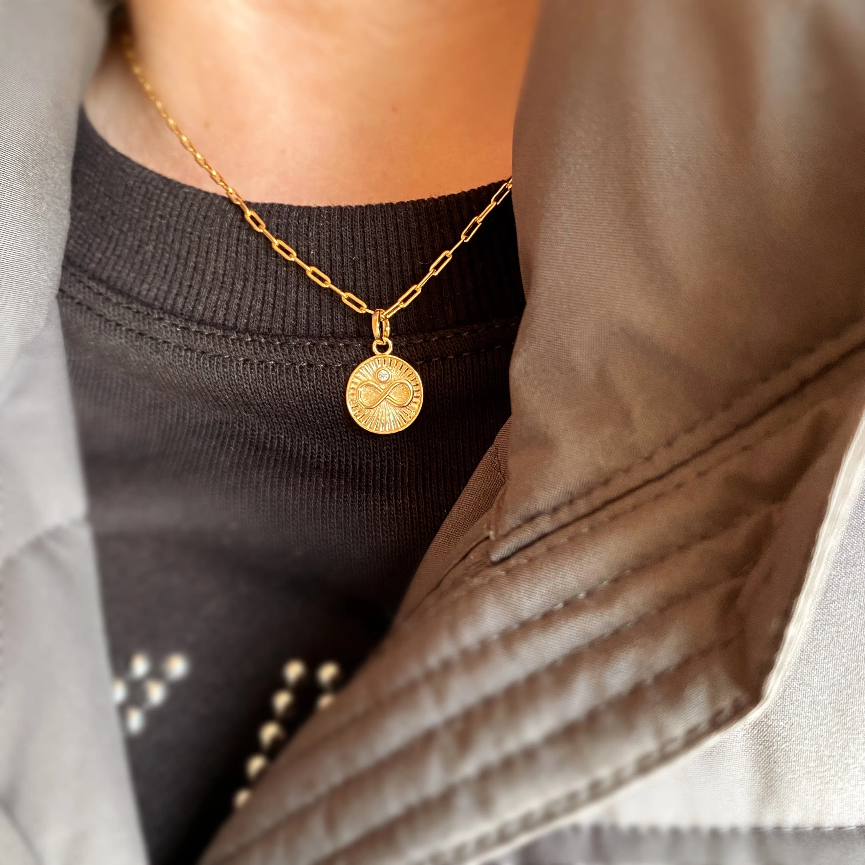 18k Gold Filled Infinity Charm Spokes From Center to Edges Pendant Solitaire Cubic Zirconia