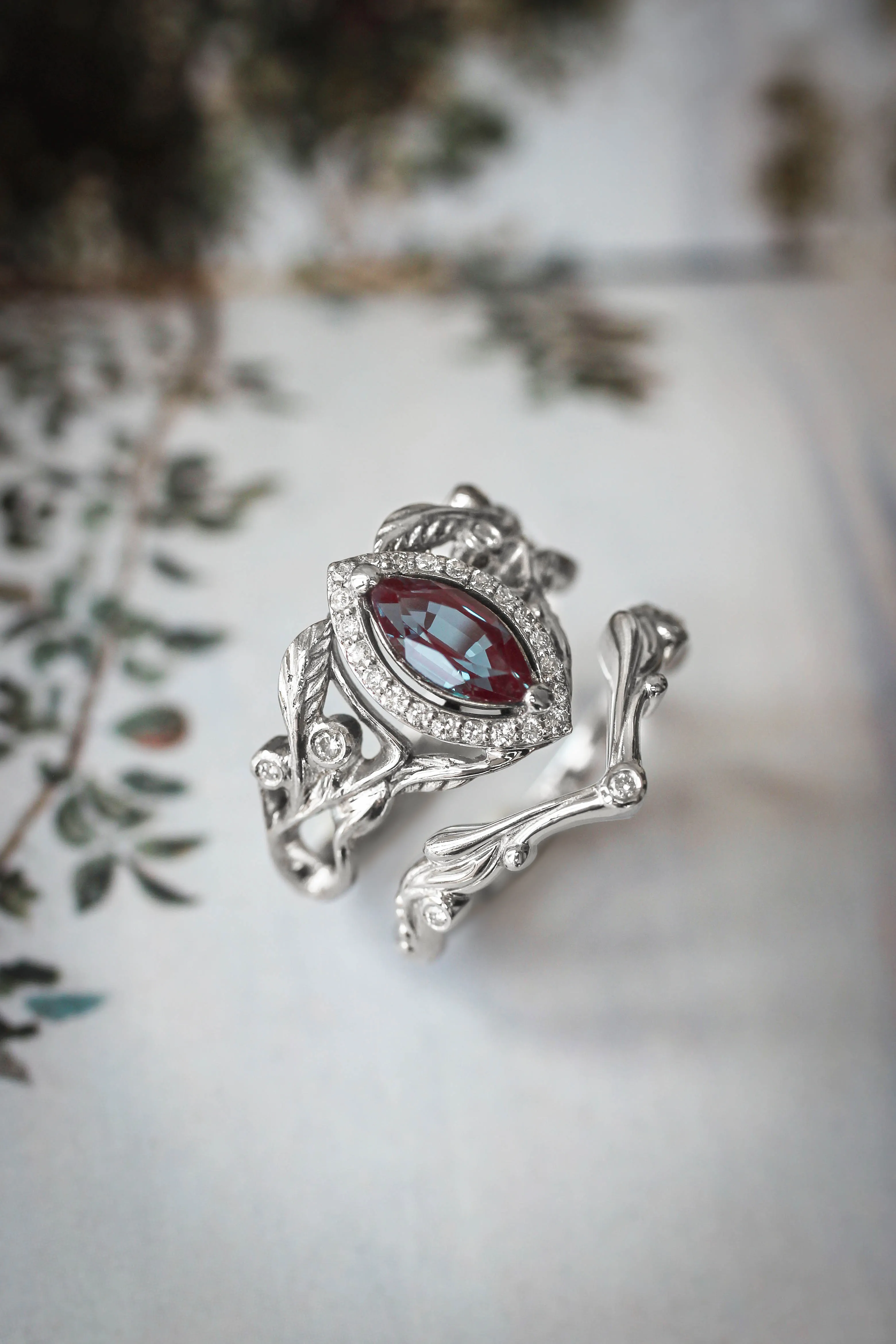 Art nouveau bridal ring set with alexandrite and diamond halo / Callisto