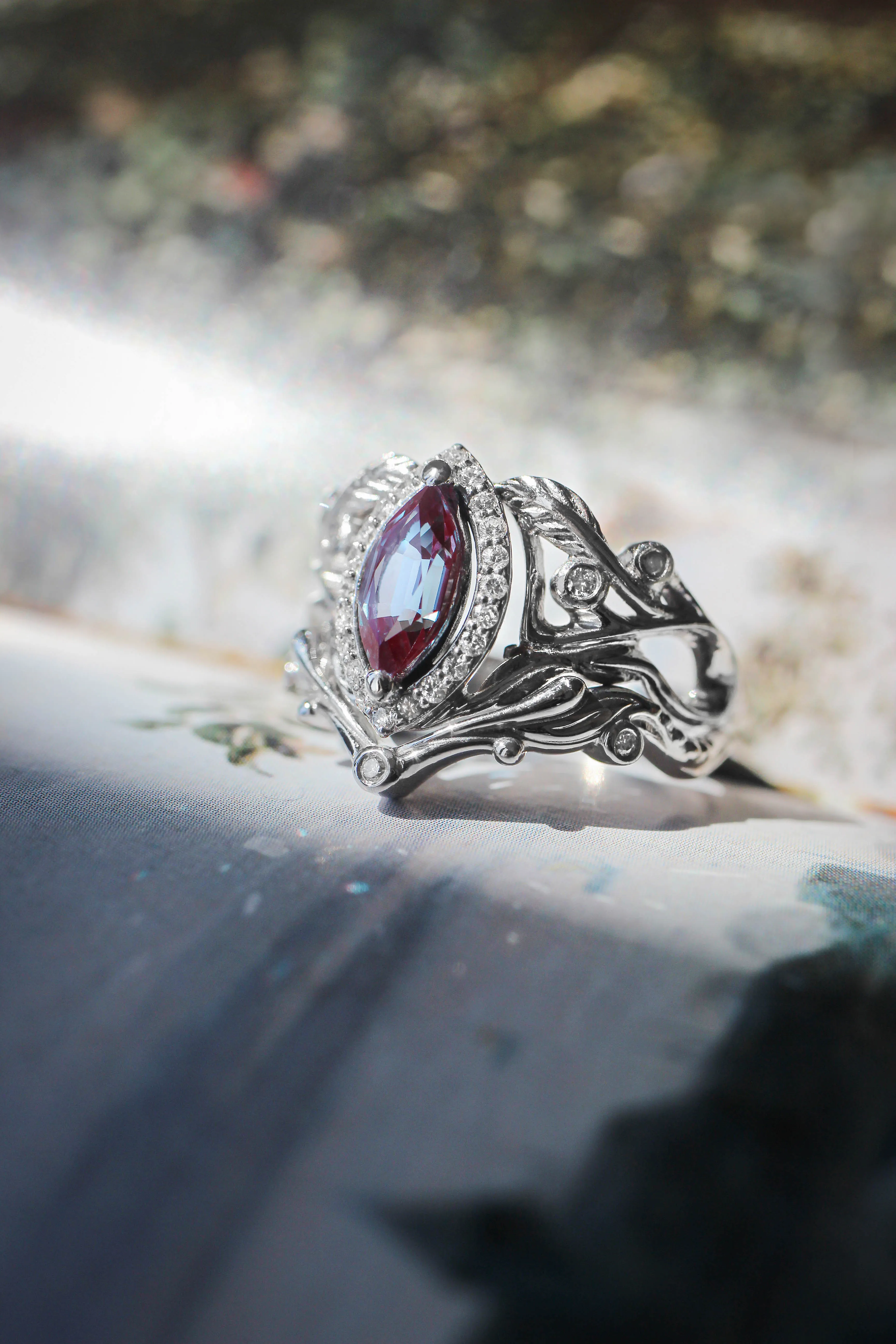 Art nouveau bridal ring set with alexandrite and diamond halo / Callisto