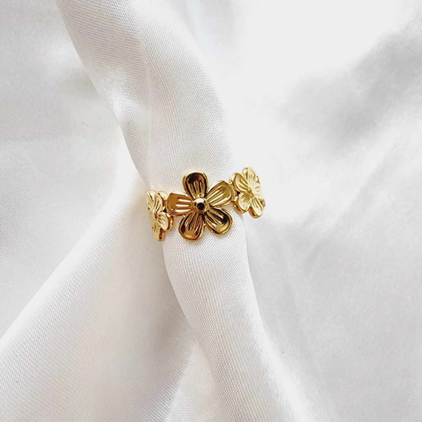 Bloom Me Ring