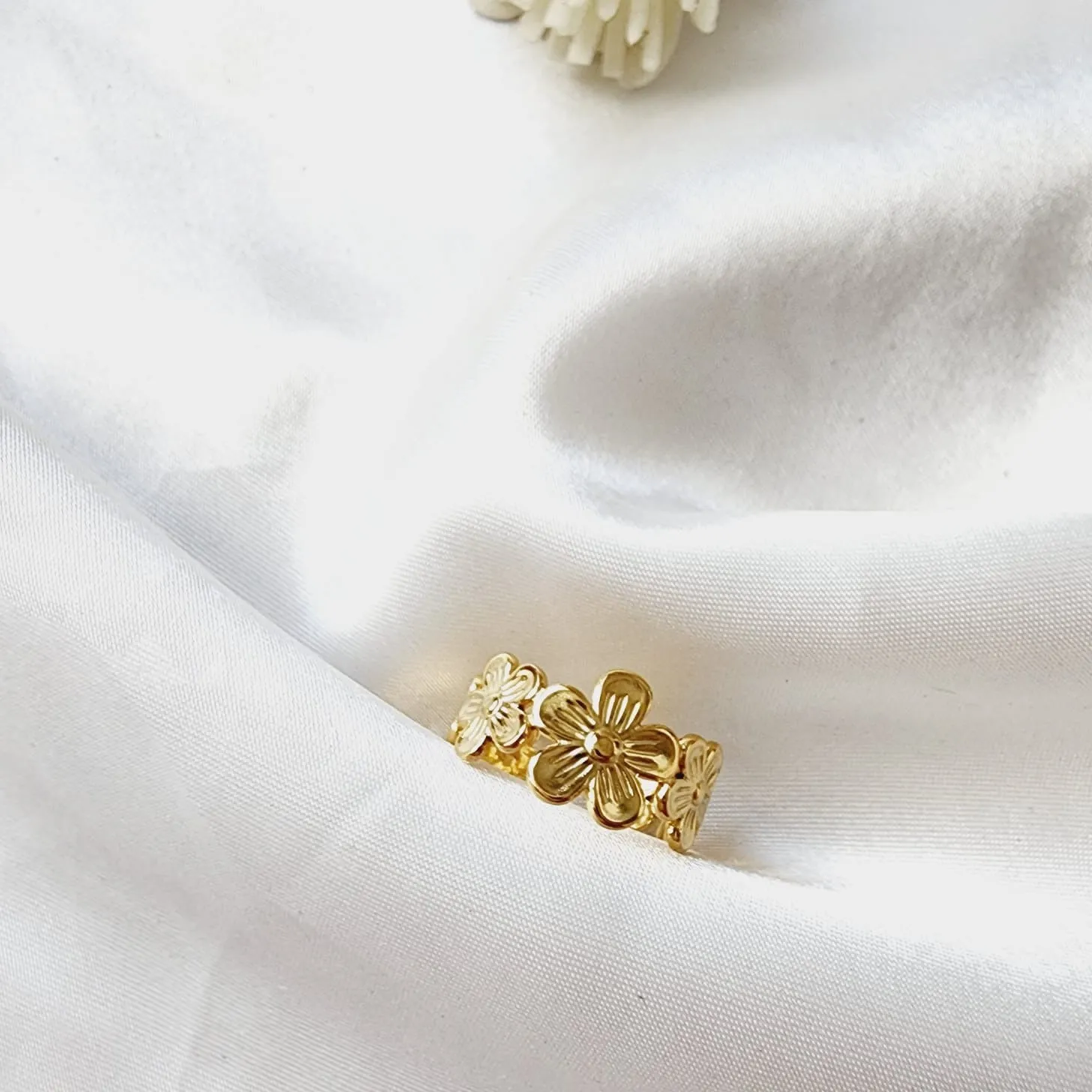 Bloom Me Ring