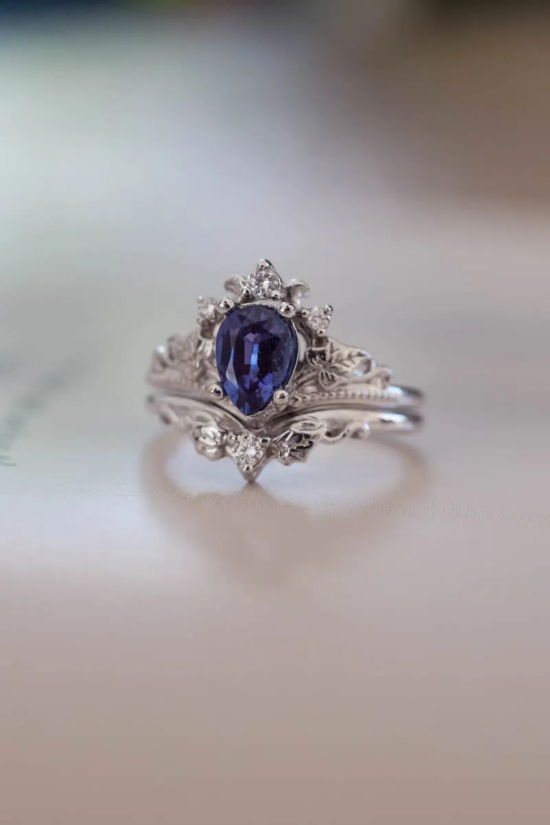 Bridal ring set with alexandrite and diamonds / Ariadne pear cut
