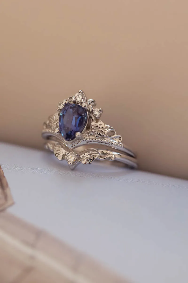 Bridal ring set with alexandrite and diamonds / Ariadne pear cut
