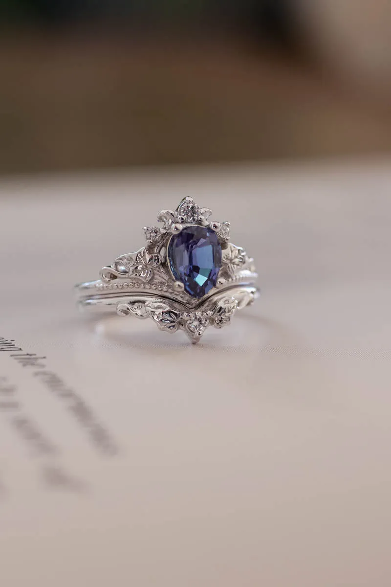 Bridal ring set with alexandrite and diamonds / Ariadne pear cut