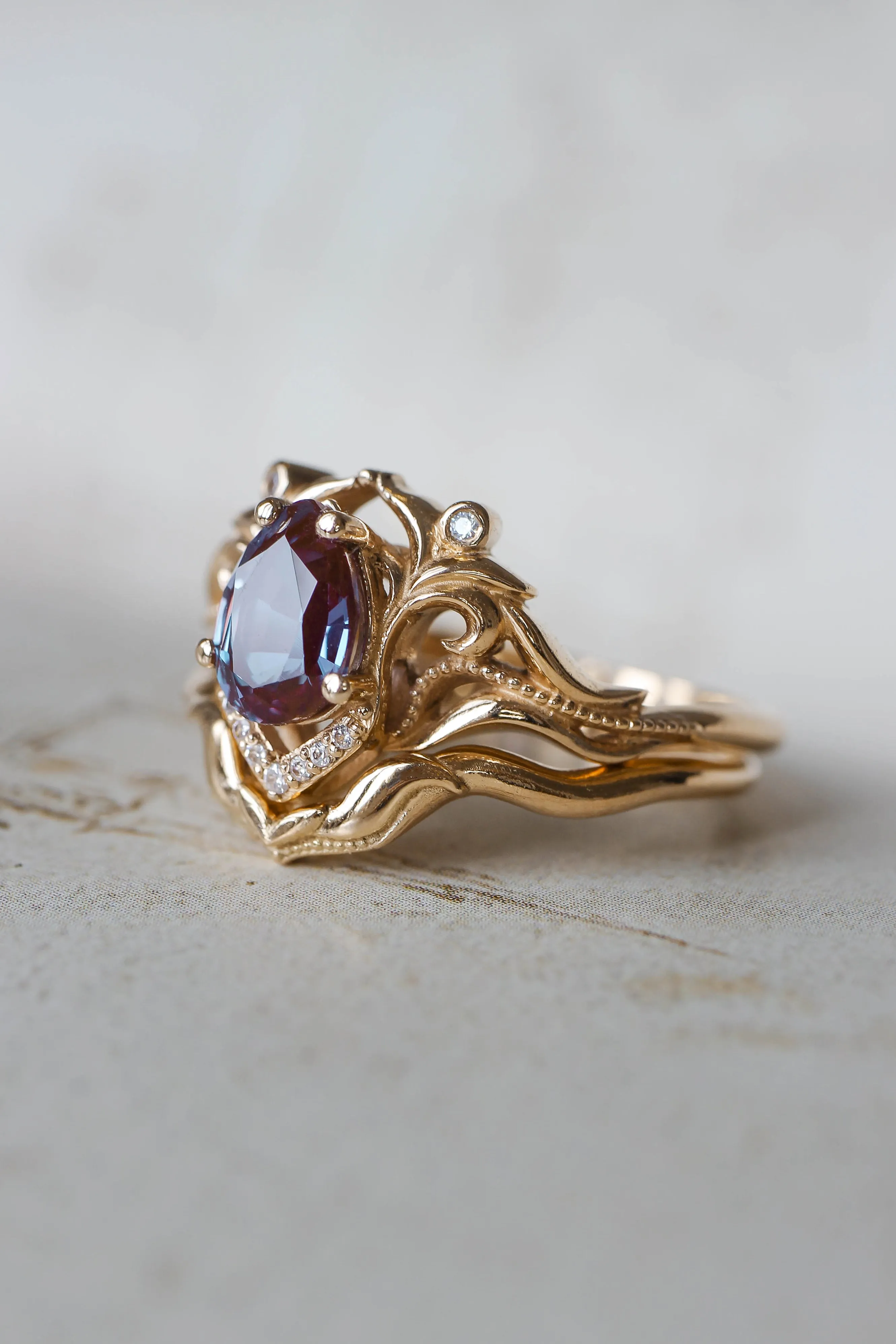 Bridal ring set with alexandrite and diamonds / Lida small