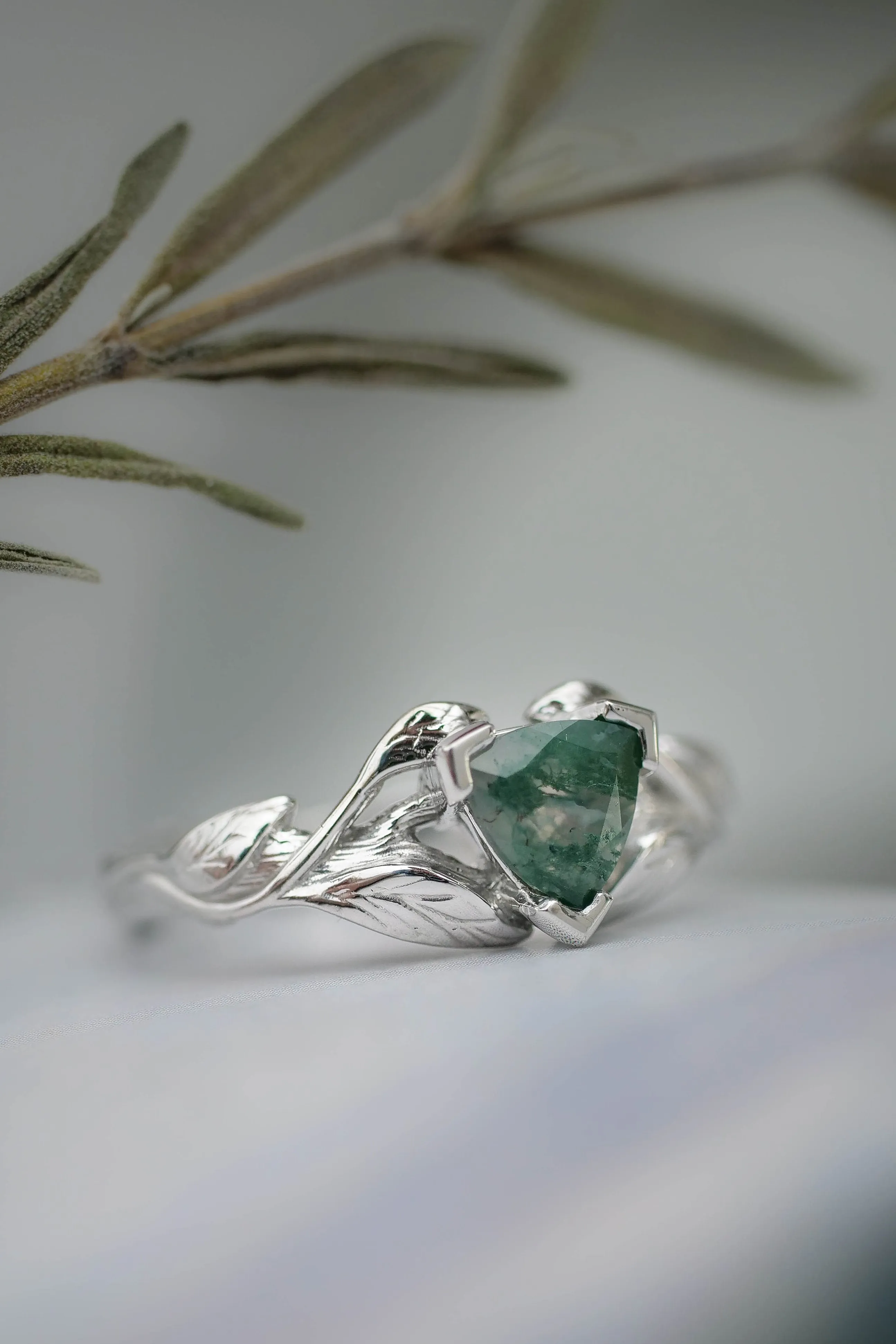 Clematis | branch engagement ring setting, trillion gemstone
