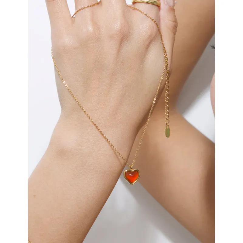 Cordate Shape Stone Pendant Necklace