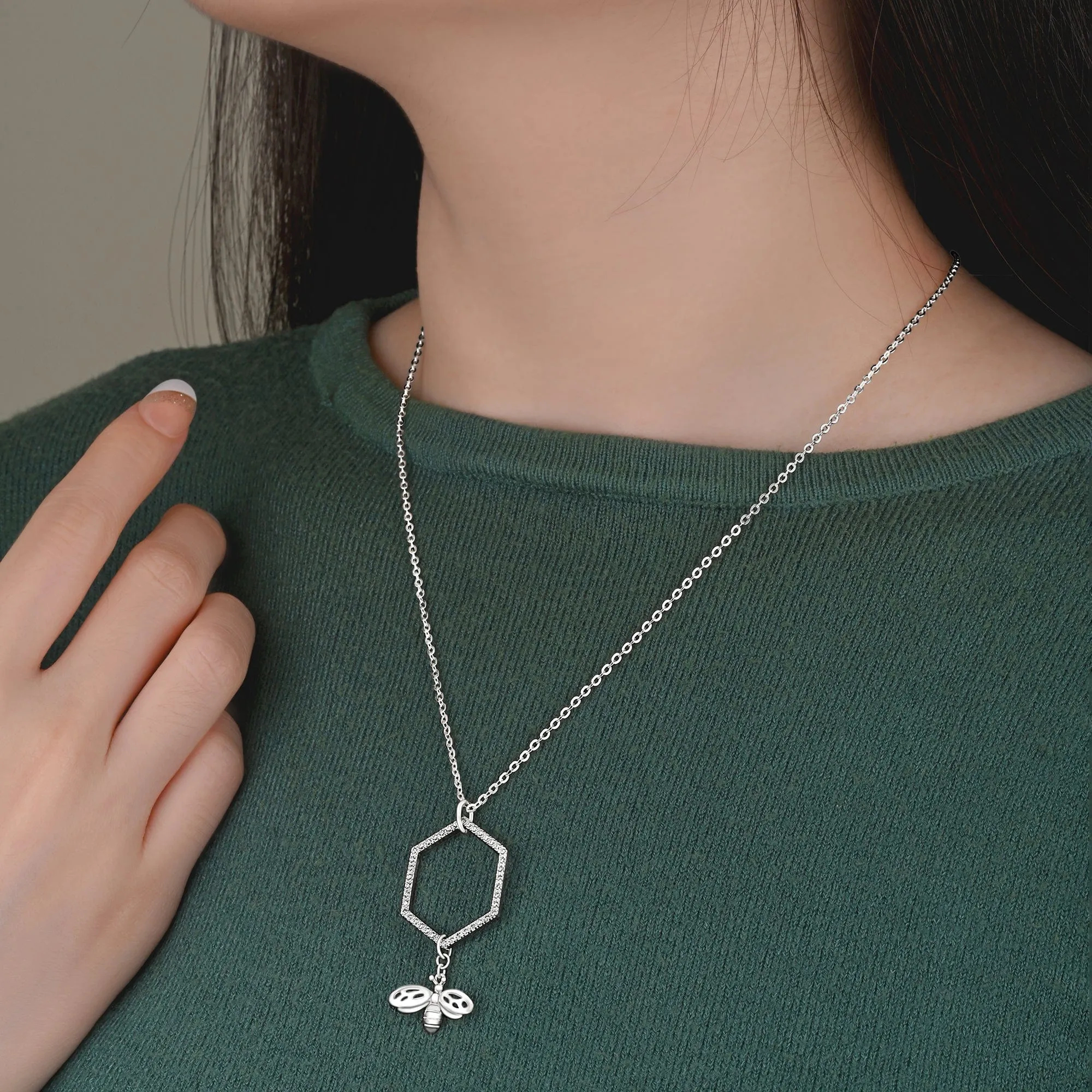 Geometric Honeycomb Pendant with Bee Pendant Silver
