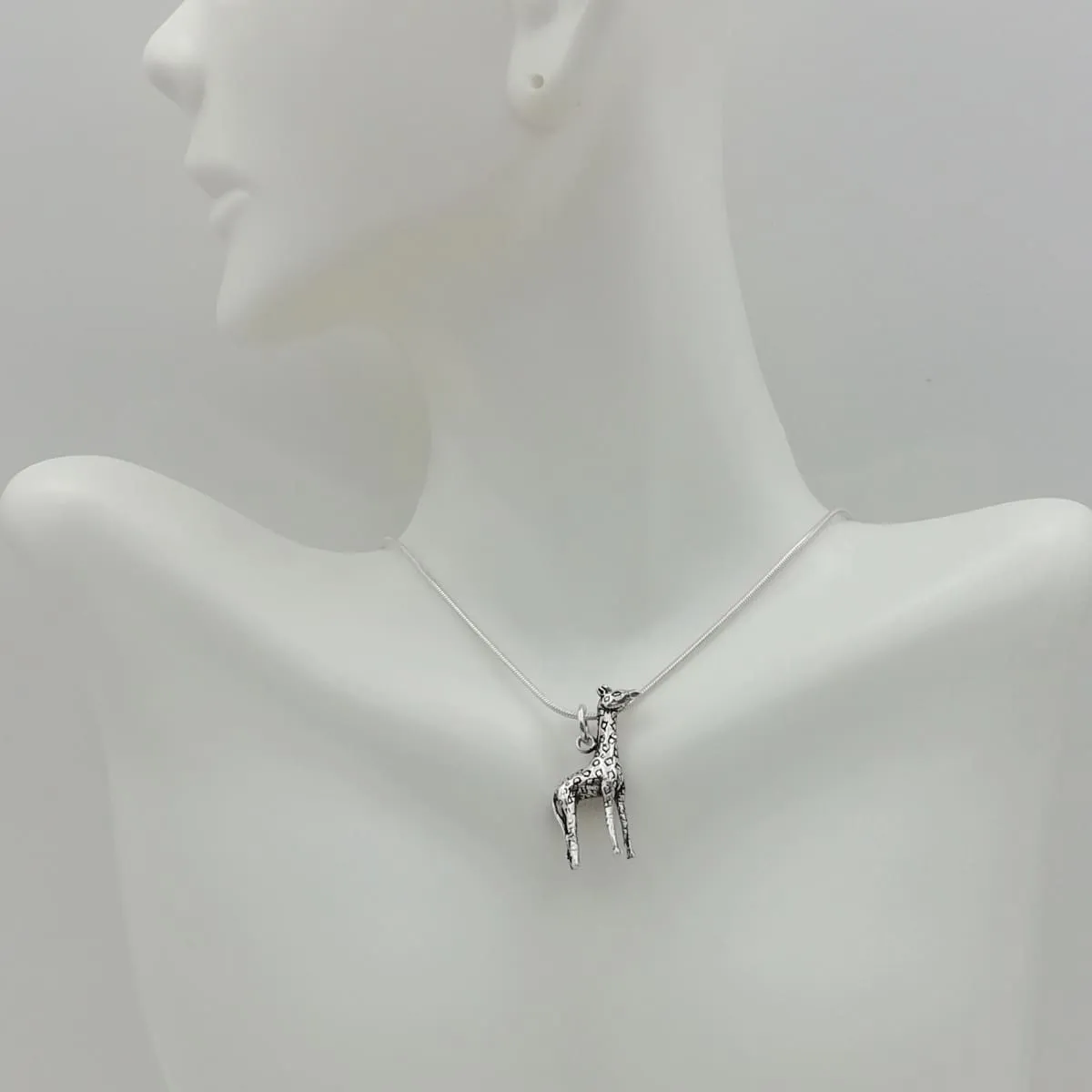 Giraffe pendant -Sterling silver giraffe pendant- Animal silver pendant - Silver charm necklace