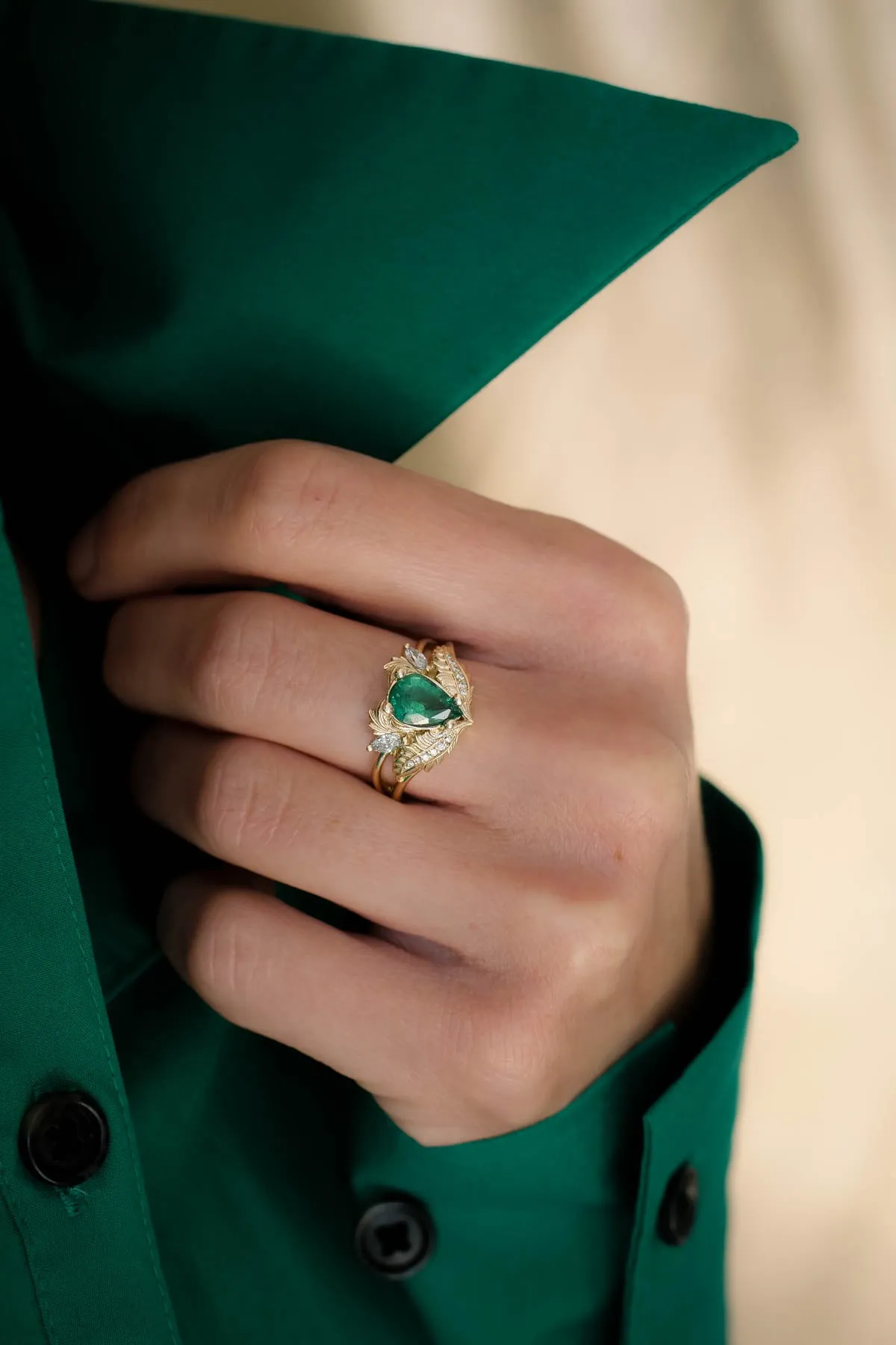 Pear shaped emerald engagement ring set / Adonis