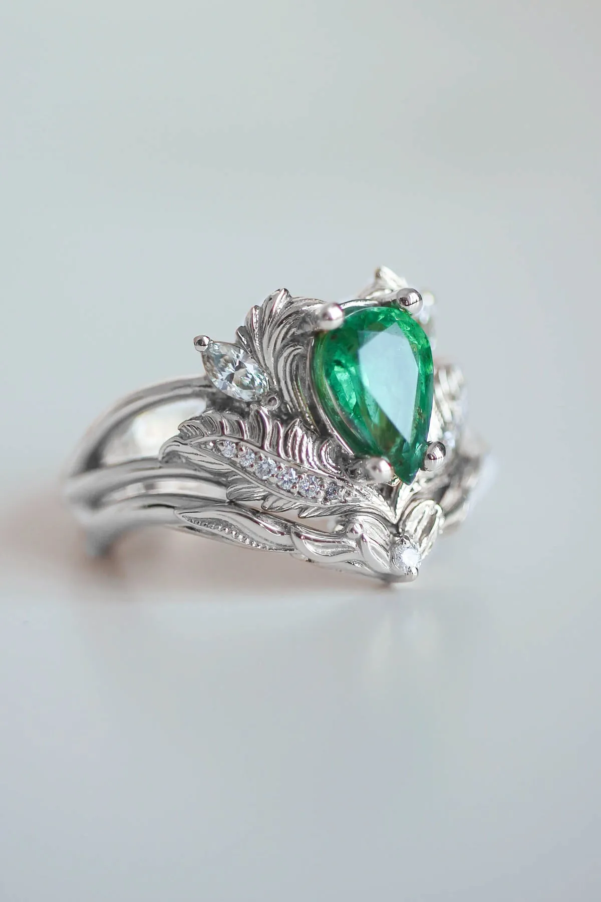 Pear shaped emerald engagement ring set / Adonis