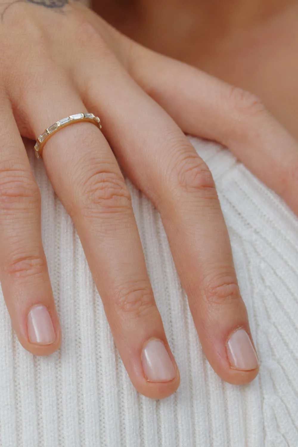 VRAI Baguette Infinity Band in Yellow Gold